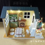 緑の屋根の部屋 X'mas ver.★LEDと電池付き、暖炉とピアノと固定家具付き。クリスマスなどに光るミニチュアをいかが★1/12・1/24・ドールハウス・ジオラマ・インテリア・ライト
