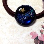 宇宙シリーズ／ヘアゴム・カシオペアとアンティークカラーの立体星（レジン樹脂使用）
