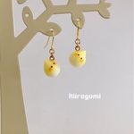 淡い黄色オカメのピアス（イヤリング）