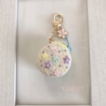 小花いっぱいのマカロン刺繍ポーチ