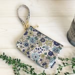 スマートキーも一緒に入れられる！ポーチ型キーケース（YUWAシャモニー花柄 ナチュラルブルー）