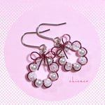 クリスタルパールリースのピアス／イヤリング burgundy