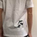 イルカバックプリントtシャツ