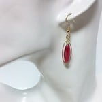 【送料無料】赤マーブルのチェコガラスビーズ&ゴールドピアス