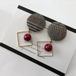チェックボタンとスクエアピアス