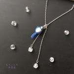 青い小鳥のシンプルなネックレス