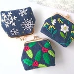 冬の刺繍 がま口 ポーチ 雪の結晶 柊 クリスマスローズ
