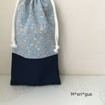 y様ご依頼品　ピンクのキラキラドットとブルーの小花柄❁巾着袋（お箸袋）