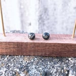 小粒のまるピアス