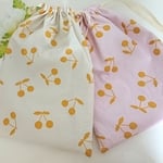ラメさくらんぼ柄の大きめ巾着