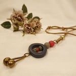 チェリーとマッドアクリルリングの革ひもネックレス