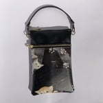 [再販] かわいすぎる❣️本革持ち手付き！後ろポケット付き2段ファスナー大きめスマホポーチブラックデニムねこ柄