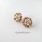 特別価格✨　和装にも合う♪大人可愛い♪光沢リボン花ピアス