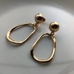 ゴールドドロップピアス
