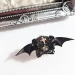 ナイトメア【漆黒】(リング)  デビル クロス 虹色 薔薇 ゴシック系 V系 ロック系 悪魔の羽根 ゴスロリ 魔法鉱石