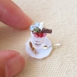 のびのびシマリス★いちごとブラウニーのパフェ★