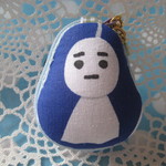洋ナシ形のマカロンケース　(てるてる坊主)