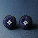 ＜Stella～遊び好きの星～＞刺繍イヤリング◎天体観測◎ネイビー◎アレルギー対応パーツ変更可能