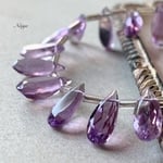 宝石質アメジストAAA　ペアシェイプ　ファセットカット１２×５×３mm