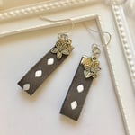 ミニピアス シェルパウダー