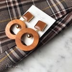 -COLOR-nail- スクエア×ウッドフープピアス/キャメル（送料無料）