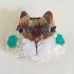 しまりすのブローチ　緑