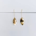 チェーンとリーフイヤリング/ピアス