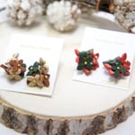 小花のクリスマスカラー  イヤリング or　ピアス
