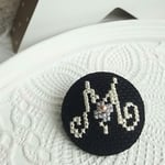 Ｍ✨イニシャル刺繍のブローチ
