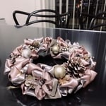 キラキラ華やかクリスマスリース