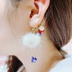青いプレゼントボックス イヤーフック   