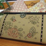直線口金の刺繍とビーズの長財布（カードＰ１２枚）