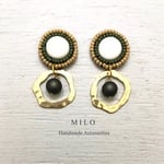 ☆1点もの☆変形ゴールドフープとビーズ刺繍のピアス/イヤリング
