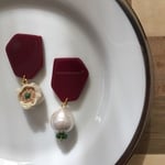 焼売とコットンパールのボルドーレッドイヤリング/ピアス 
