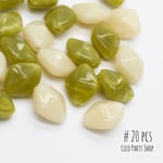 20個 ＊ 抹茶ミルク 菱形 アクリルビーズ