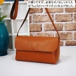 ★ハンドメイド★日本製★牛革★カブセ・ショルダーバッグ★シボ感★ウイスキー色★