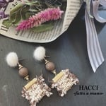 あったかホワイトファー＆オシャレツイードリボンのピアス