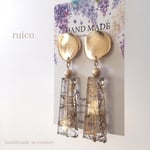 大ぶりゴールド ピアス /イヤリング