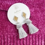大振りタッセル付き刺繍ピアス/イヤリング 星に願いを