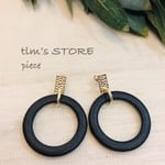 P-12【SALE】レザー調ピアス ブラック×ゴールド 丸
