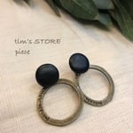 P-13 金古美×レザー調カボションピアス 英字
