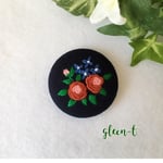 バラ🌹刺繍ブローチ(ヘアゴム可)