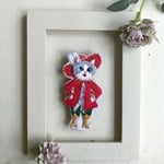 限定品！長靴を履いたグレーホワイトのハチワレ猫（ゴージャスバーション）ブローチ