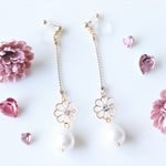 flower tear cottonpearl..♡　ゆれるピアス/樹脂ノンホールピアス（イヤリング）