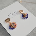 インポートシェルのピアス