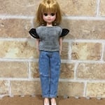 リカちゃんピアス ベロアトップス デニムパンツ