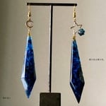 とりあえず一点 藍色は愛の色。 ペンデュラムにドライフラワーを封入したレジンピアス イヤリング 月と星 サファイア 