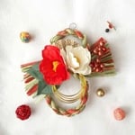 【特集掲載】紅白椿の花しめ縄（赤）  お正月飾りお正月リース