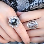 かすみ草のドライフラワーを閉じ込めたアンティーク風のシルバーリング💐