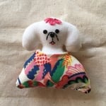 前髪ピンク プードル  ブローチ